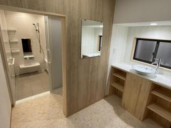 規格外の注文にも、適切な助言、対応をして下さり、感謝です。 今回のご縁を大切に、相談したい。