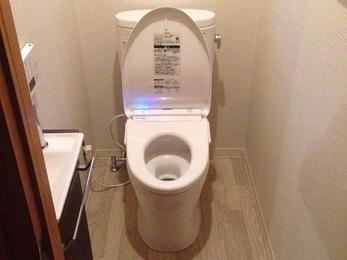 出入口の段差もなくなり、綺麗に安全に使用できています。