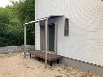 経年劣化と共に腐食しにくいウッドデッキをつけたい。